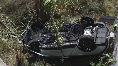 Quatre turistes precipiten un cotxe de lloguer pel pont del Francolí i surten il·lesos