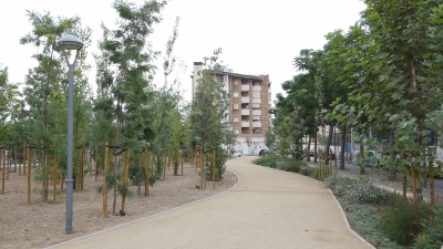 La nova zona verda entre l&#039;Institut Torreforta i la T-11, enllestida