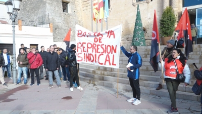 Segona jornada de vaga de la brossa a Torrdembarra amb posicions allunyades