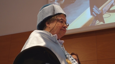 L&#039;escriptora Olga Xirinacs ja és doctora honoris causa per la URV