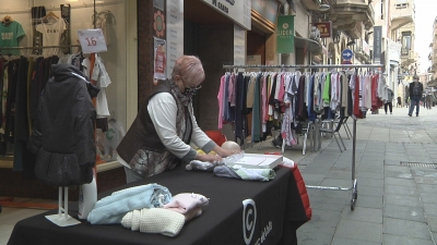 Els comerços de Valls treuen els estocs rebaixats al carrer