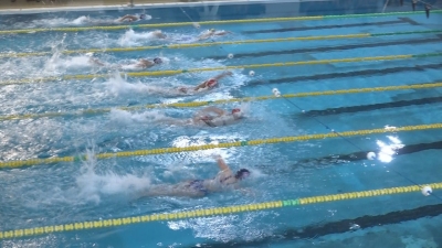 170 nedadors i nedadores de la demarcació participen en el Trofeu de Nadal del Club Natació Tàrraco