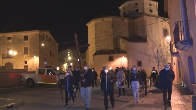 Torredembarra celebra el Via Crucis nocturn fins a Altafulla