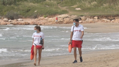 Creu Roja inicia la temporada de vigilància a les platges amb nous protocols i sense banyistes