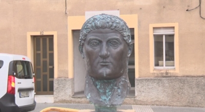 Constantí instal·la un bust de l&#039;emperador que dóna nom al poble