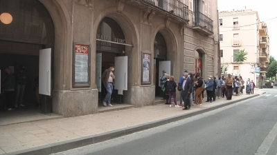 Valls treu a la venda els abonaments teatrals per Nadal