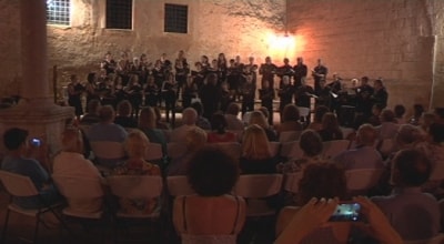 El Cor Ciutat de Tarragona fa la prèvia de la Setmana cantant a Altafulla