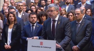 Més de 700 alcaldes rebutgen la sentència concentrant-se al Palau de la Generalitat