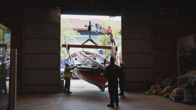 Les obres del Museu del Port comencen amb l&#039;espectacular trasllat de les barques