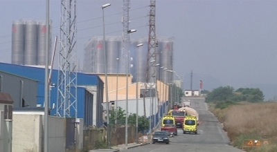 Bombers dona per controlat l’incendi en una empresa del polígon Entrevies