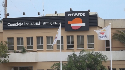 Repsol posa en marxa un reactor per fabricar un producte pioner a la Península Ibèrica