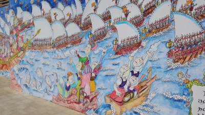 Un mural de Pilarín Bayés posa color al Camí de Costa de Salou