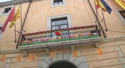 El centre de dia de Constantí decora la façana de l&#039;Ajuntament per Sant Jordi