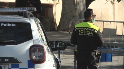 Dispositiu de la Guàrdia Urbana per evitar aglomeracions al cementiri de Tarragona
