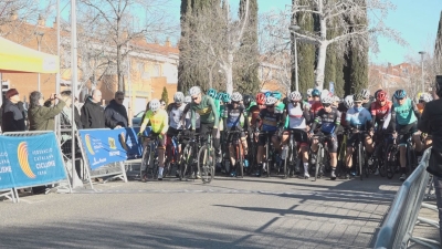 Prop de 150 ciclistes corren l&#039;exigent Cursa Social Xavi Tondo