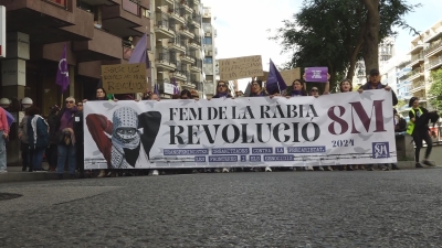 La principal manifestació del 8M concentra mig miler de persones a Tarragona