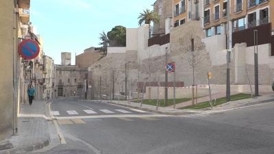 Valls obre el nou espai públic de la Muralla de Sant Antoni