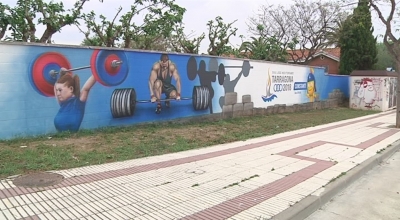 Constantí celebra l&#039;arribada dels Jocs amb dos murals sobre l&#039;halterofília