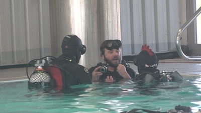 La piscina de Sant Salvador acull la primera experiència de submarinisme adaptat