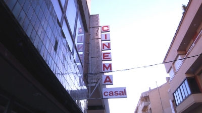 Els cinemes de poble ofereixen descomptes per sobreviure a crisi del coronavirus