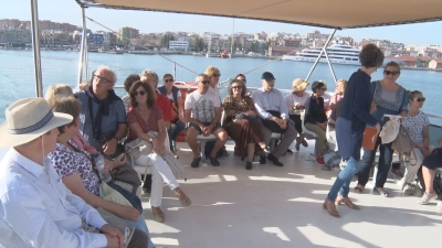 El Transvers porta la poesia marítima davant la costa de Tarragona