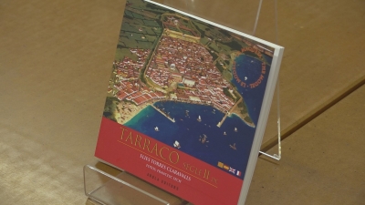 Les intimitats de la maqueta de la Tarragona romana, dins un llibre