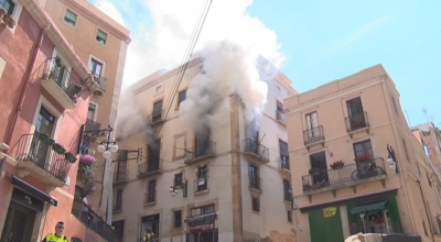 Espectacular incendi sense ferits a la Part Alta de Tarragona