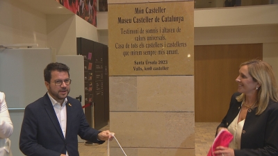 Colles i institucions inauguren el Museu Casteller