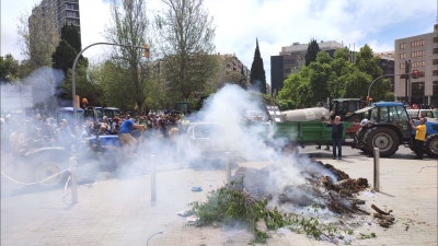 La pagesia protesta a Tarragona per la burocràcia i la gestió de la sequera