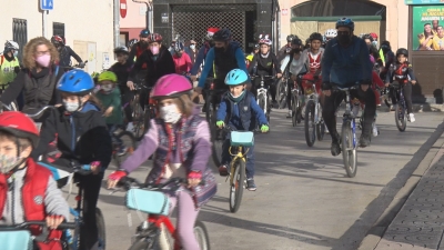 Més d&#039;un centenar de persones participen en la bicicletada de Sant Esteve